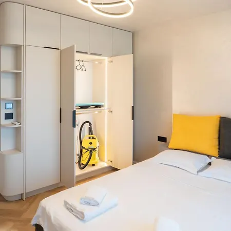 Апартамент Panorama 72 Sea View Private Parking Ev Charger Варна